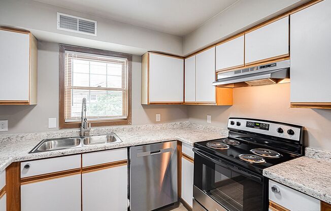 3 beds, 2 baths, 1,250 sqft, $2,199, Unit 3138