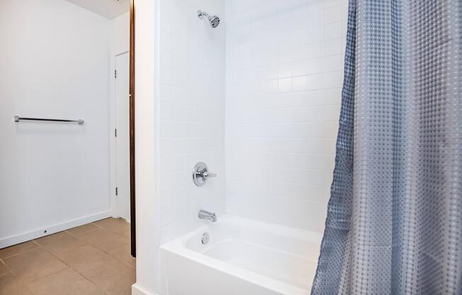 Studio, 1 bath, 525 sqft, $1,430