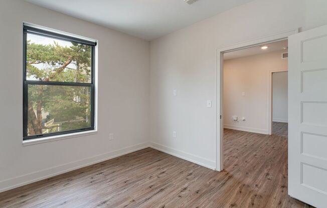 2 beds, 1 bath, $1,600, Unit 1050 N 4th St. Apt. 221