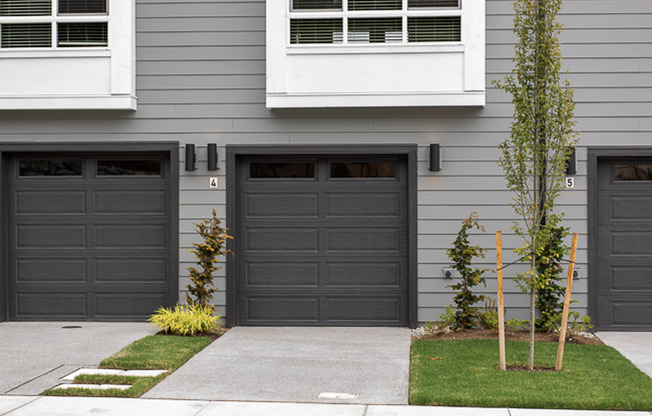3 beds, 3.5 baths, $3,700, Unit 4