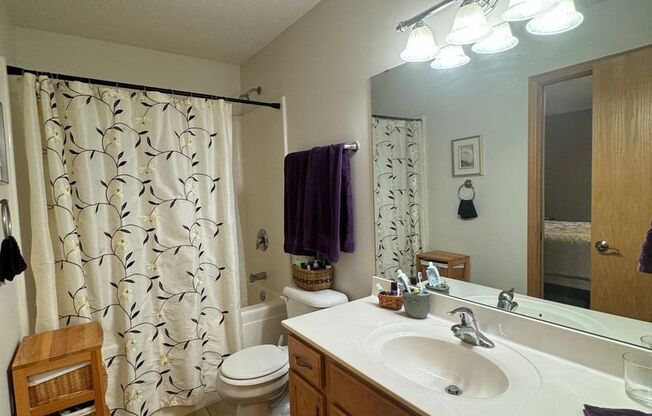 2 beds, 1.5 baths, $1,599