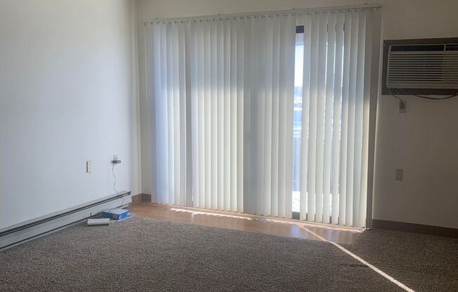 3 beds, 3 baths, 1,022 sqft, $1,125, Unit 1502-25