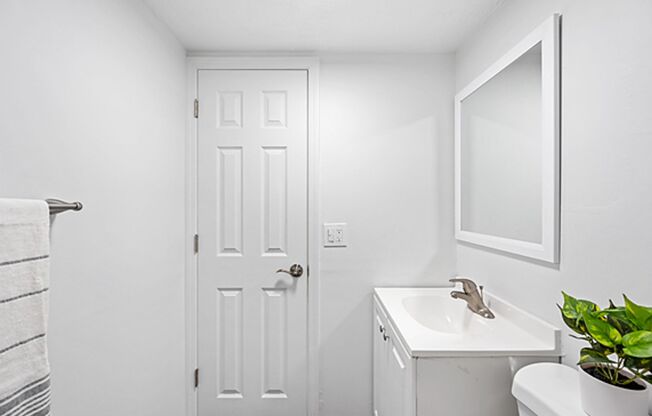 2 beds, 1.5 baths, 1,000 sqft, $1,299, Unit 375-15