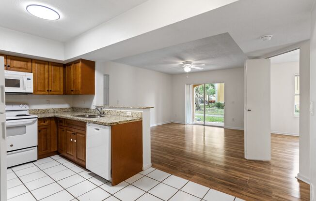 2 beds, 1 bath, 1,015 sqft, $2,050, Unit 09 - 912