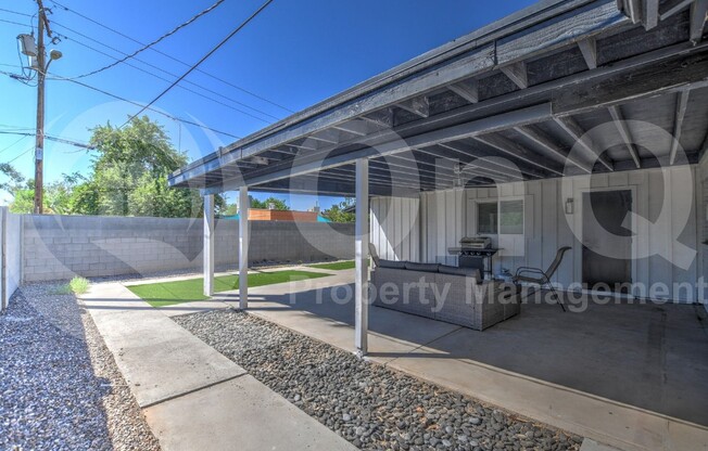 1725 W MITCHELL DR