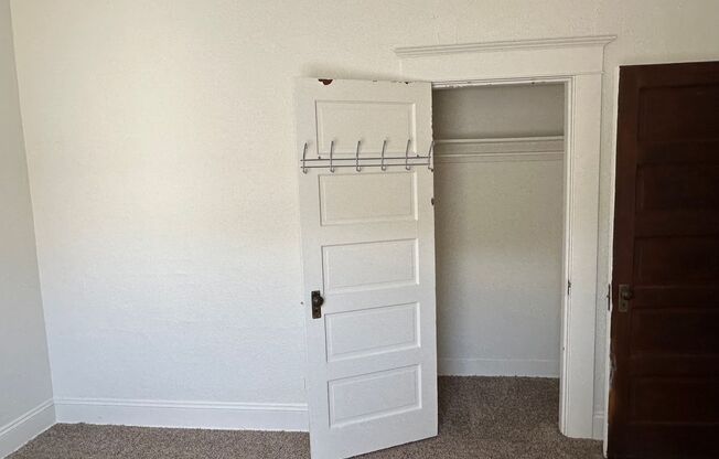 2 beds, 1 bath, 1,300 sqft, $2,195, Unit 515-3