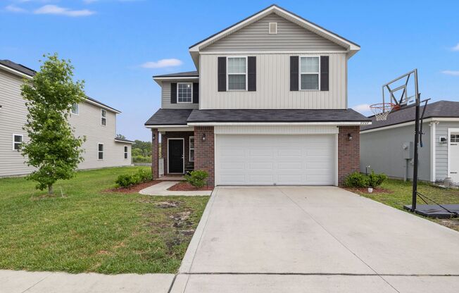 Stunning single-family 4bed/2.5 bath home