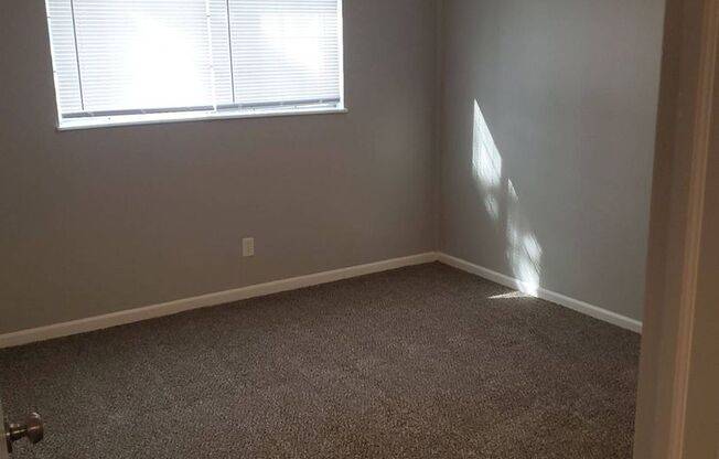 2 beds, 1.5 baths, 935 sqft, $910, Unit 7802-203