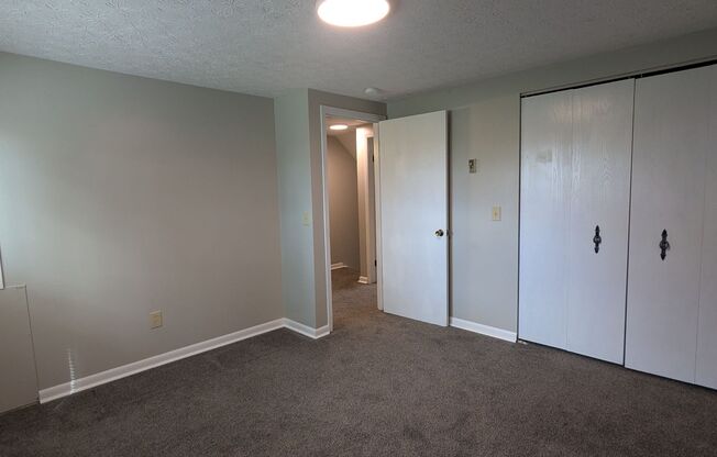 2 beds, 1.5 baths, 900 sqft, $1,150, Unit Apt B