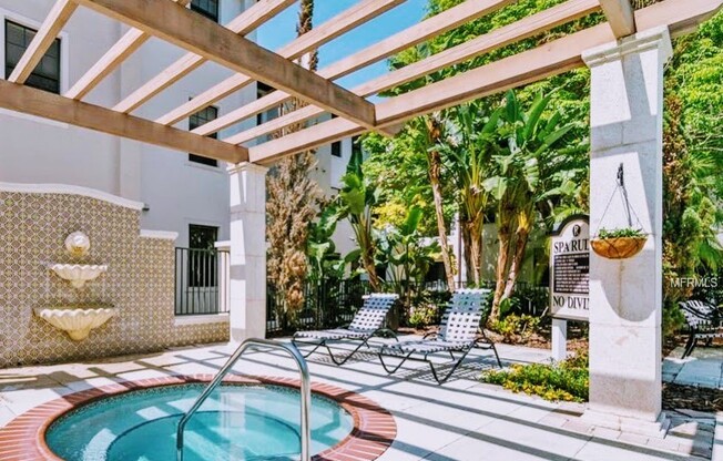 2 beds, 1 bath, $1,650