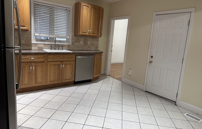 2 beds, 1 bath, 739 sqft, $2,600, Unit 1