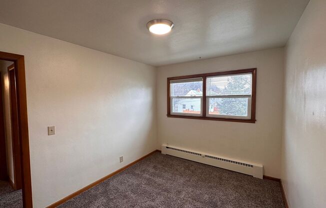 2 beds, 1 bath, $1,000