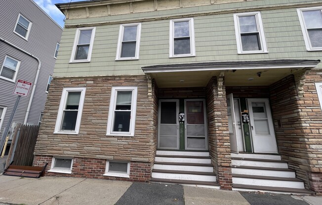 3 beds, 1 bath, 1,200 sqft, $3,500, Unit 10