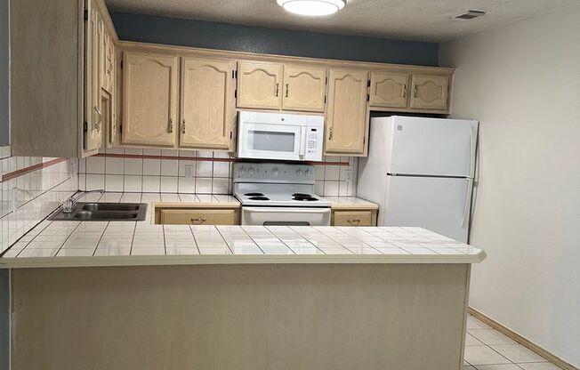 2 beds, 2 baths, 1,006 sqft, $875, Unit 53