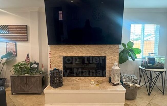 Beautiful Vista Home 3 bed / 3 bath / 1957 sqft with private pool and hot tub  - Available 09/01