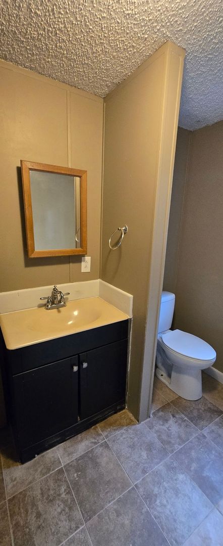 2 beds, 1 bath, $825