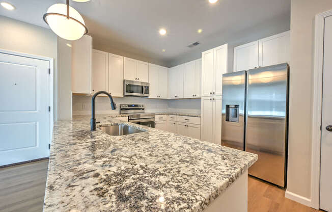 Granite Kitchen Worktops at Fairmont Apartments, Westerville, OH, 43081