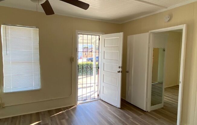 2 beds, 1 bath, $2,500