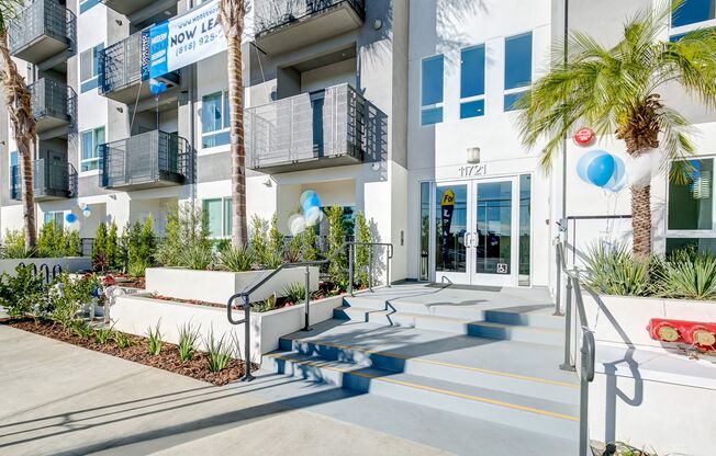 MODERNO North Hollywood