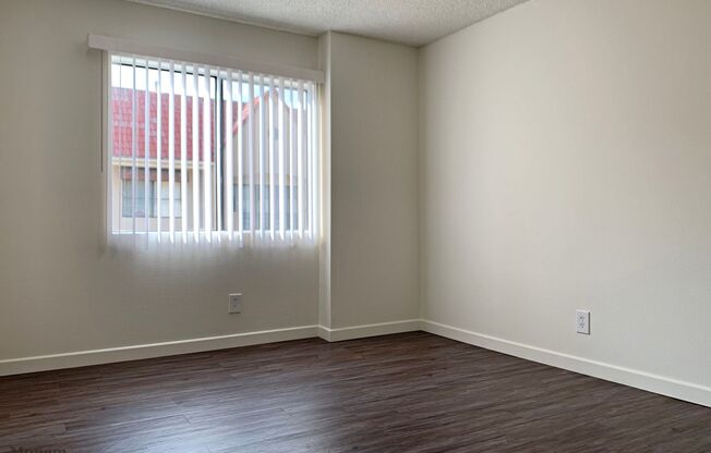 2 beds, 2 baths, 930 sqft, $2,495, Unit 205