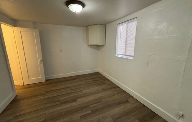 2 beds, 1 bath, $1,000, Unit PM-260-3 Unit 3