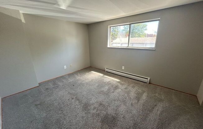 1 bed, 1 bath, 500 sqft, $835, Unit 570-01