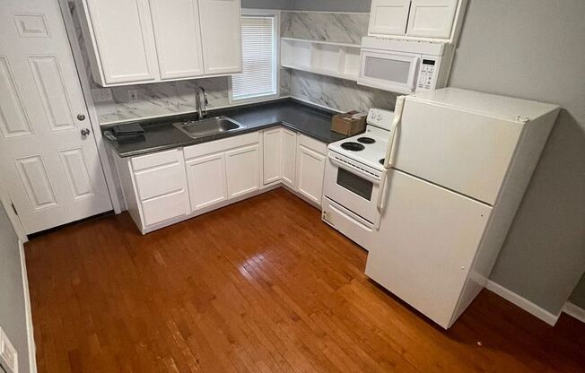 3 beds, 1 bath, $1,300