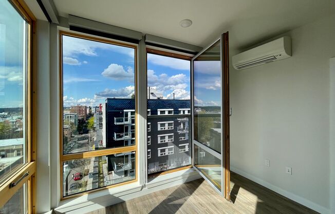 2 beds, 2 baths, 826 sqft, $3,600, Unit Unit 707