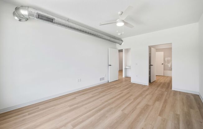 2 beds, 2 baths, 1,324 sqft, $2,200, Unit 333