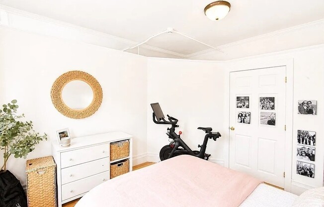 1 bed, 1 bath, 568 sqft, $2,950, Unit 33