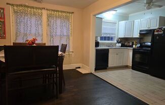 2 beds, 1 bath, $1,595