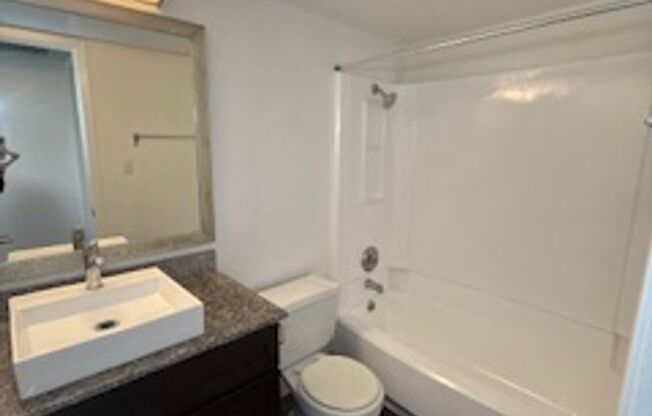 1 bed, 1 bath, 745 sqft, $1,520, Unit 100