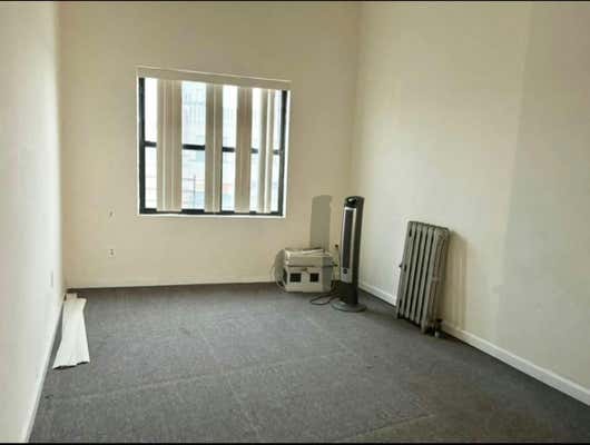 2 beds, 1 bath, 850 sqft, $2,100