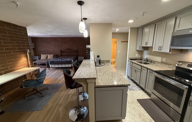 Studio, 1 bath, 558 sqft, $1,945, Unit 815