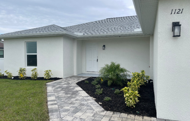 1121 NW 13 TER