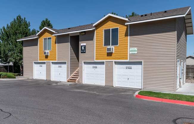 Center Pointe | Exterior Building