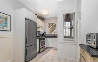 406 BRODERICK ST