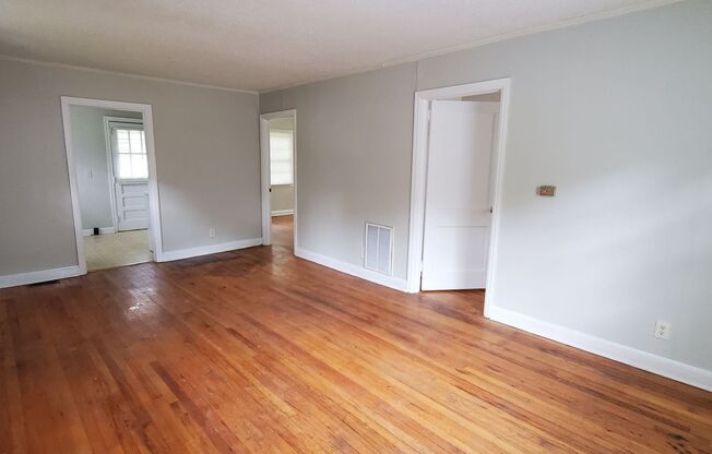 2 beds, 1 bath, $1,000