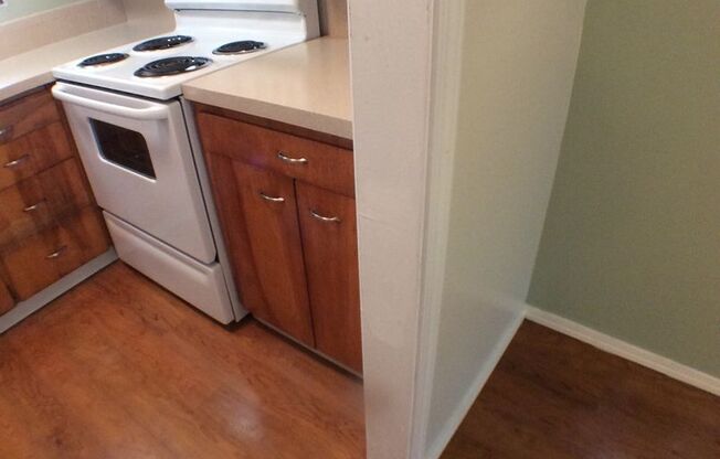 2 beds, 1 bath, 740 sqft, $1,465, Unit 204