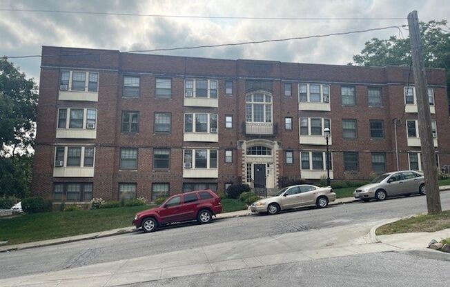 1 bed, 1 bath, 800 sqft, $775, Unit 306