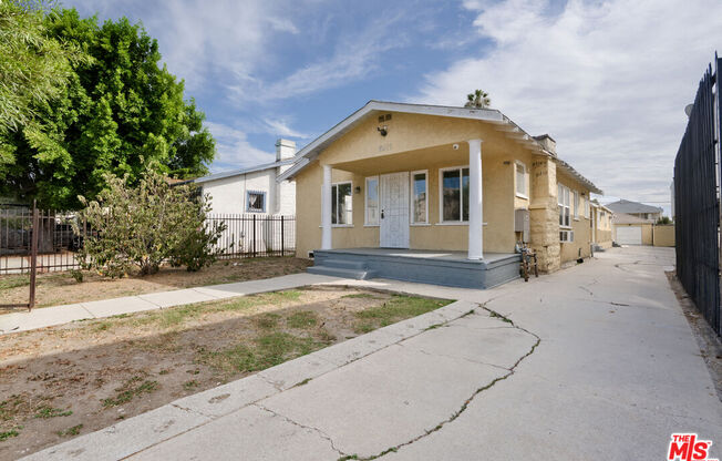 6412 10 AVE