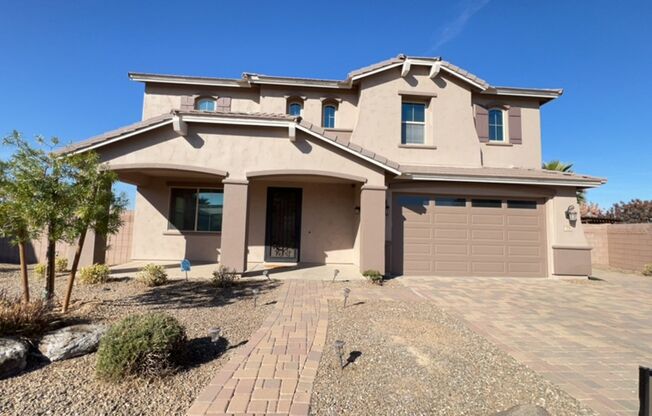 Beautiful large 5 bedroom home in cul-de-sac/extra-large backyard!