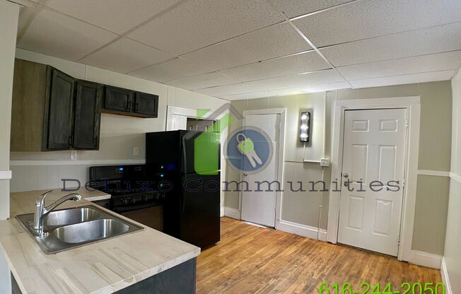 3 beds, 1 bath, $1,485, Unit 1