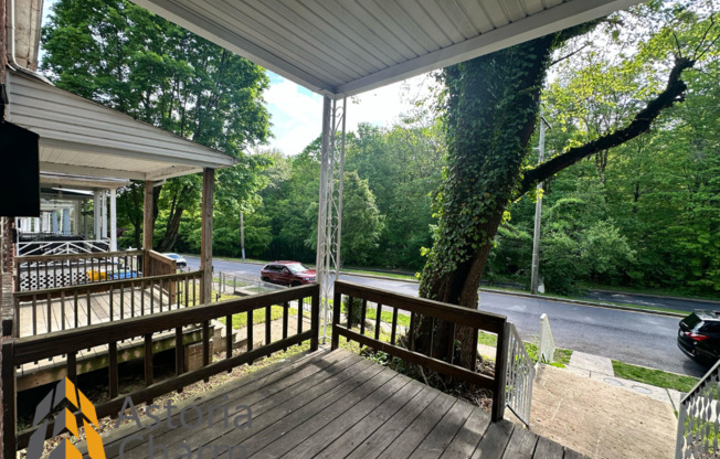 4 bedroom 1 bath or 3 bedroom + den AVAILABLE NOW!
