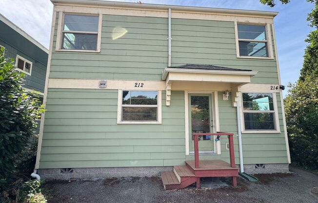 3 Bed, 1.5 Bath overlooking the Rose Garden and Willamette River bike path in Whiteaker