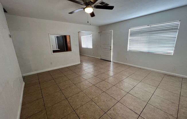 5 Bedroom 2 Bath - Close to 29 Palms Marine Base and Luckie Park