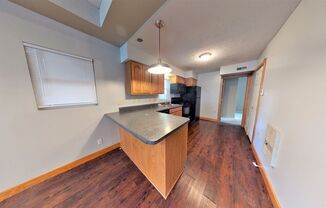 4 beds, 2 baths, $2,495, Unit 61