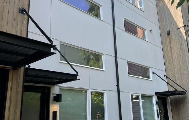 Nice 2-bed, 2-bath townhouse near Green Lake Seattle for rent