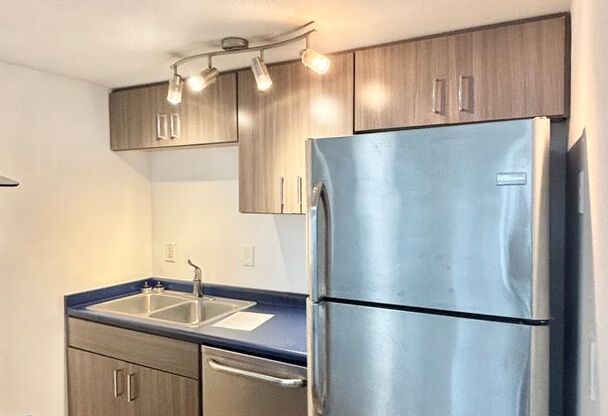 1 bed, 1 bath, 465 sqft, $1,325, Unit 310