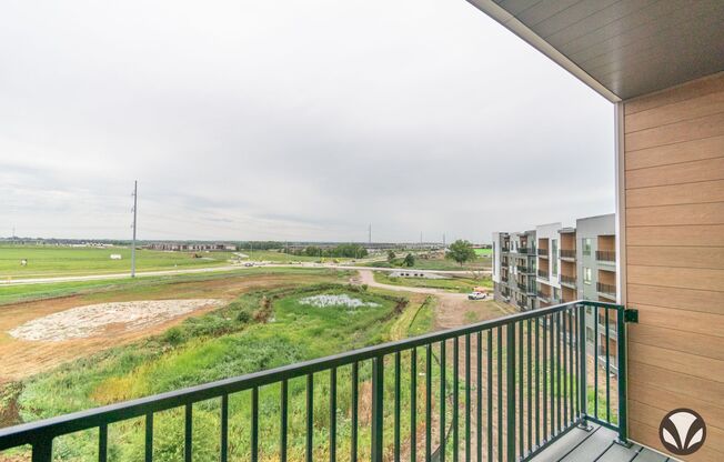 1 bed, 1 bath, 755 sqft, $1,295, Unit YH-2026